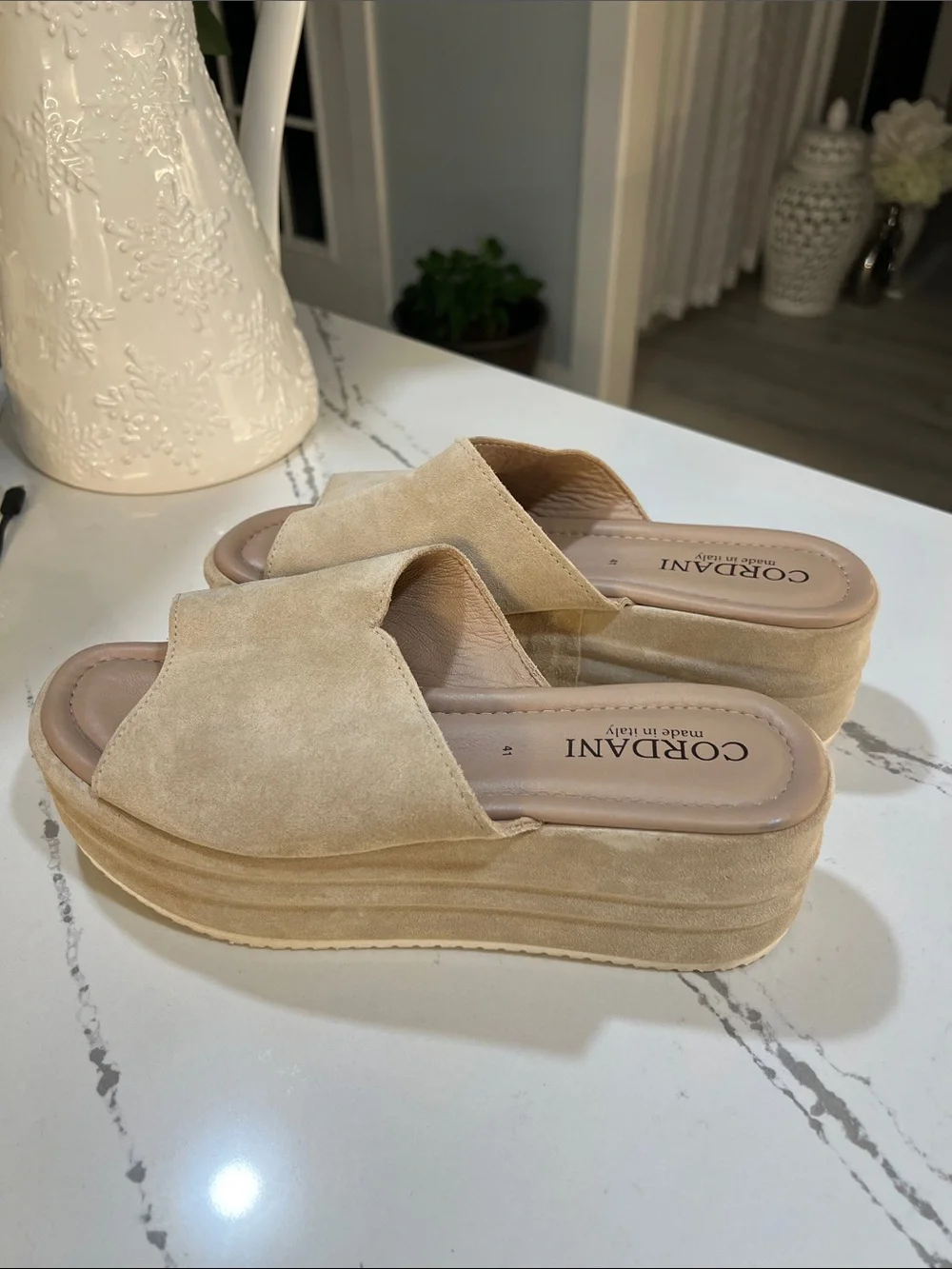 Cordani Made in Italy Beige Suede Platform Slide Sandals size W41 (10)